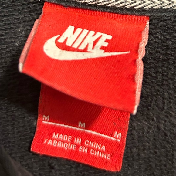 Nike gold and black sweater 💛🖤 - Picture 4 of 5